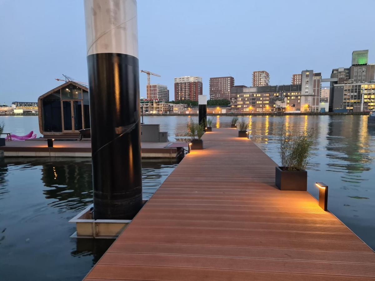 Wikkelboat Nr2 At Floating Rotterdam Rijnhaven 호텔 외부 사진